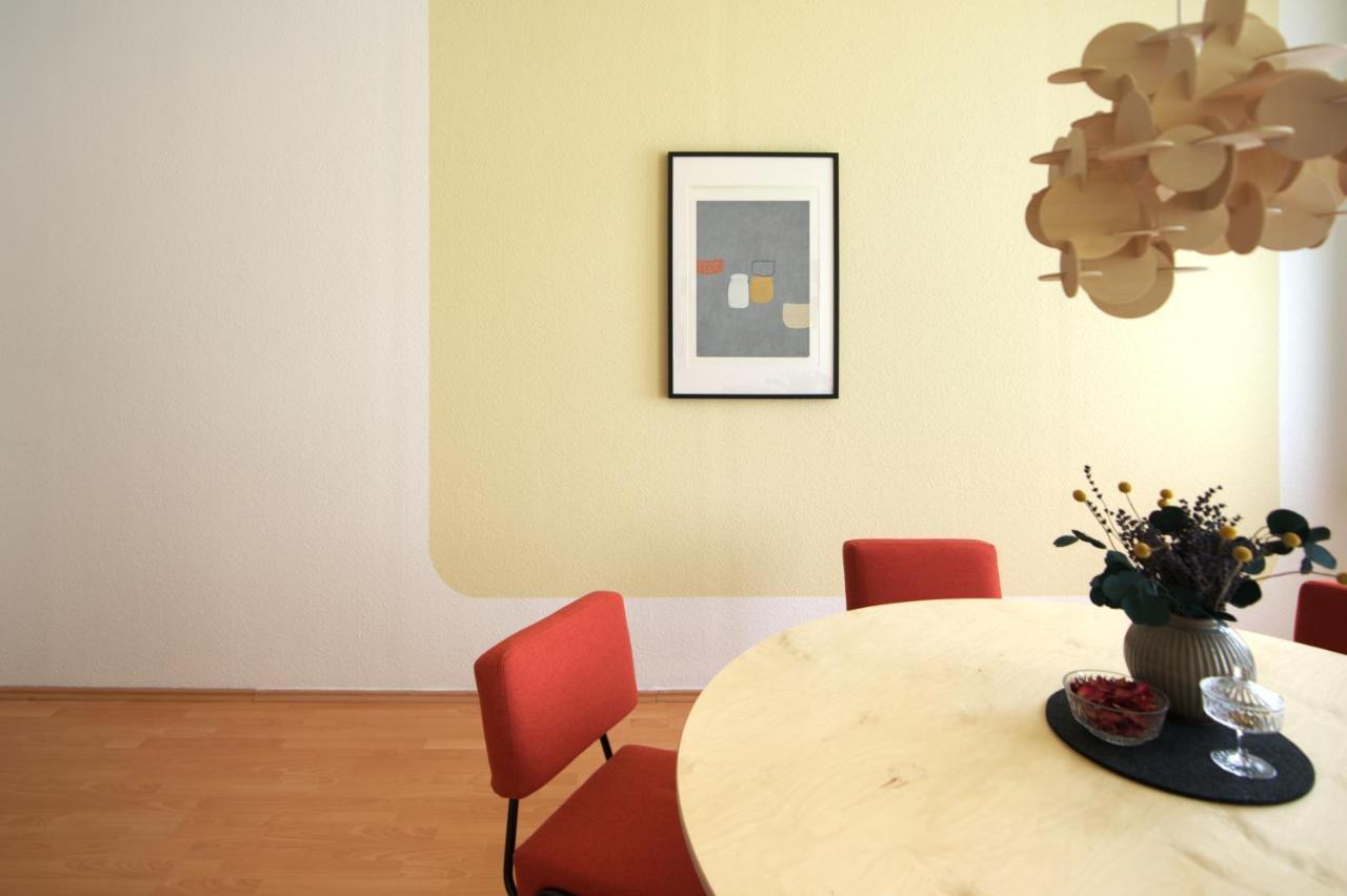 Vonbehling Boutique Apartment Mit 65Zoll Tv Und Designerstuecken Halle  Екстер'єр фото