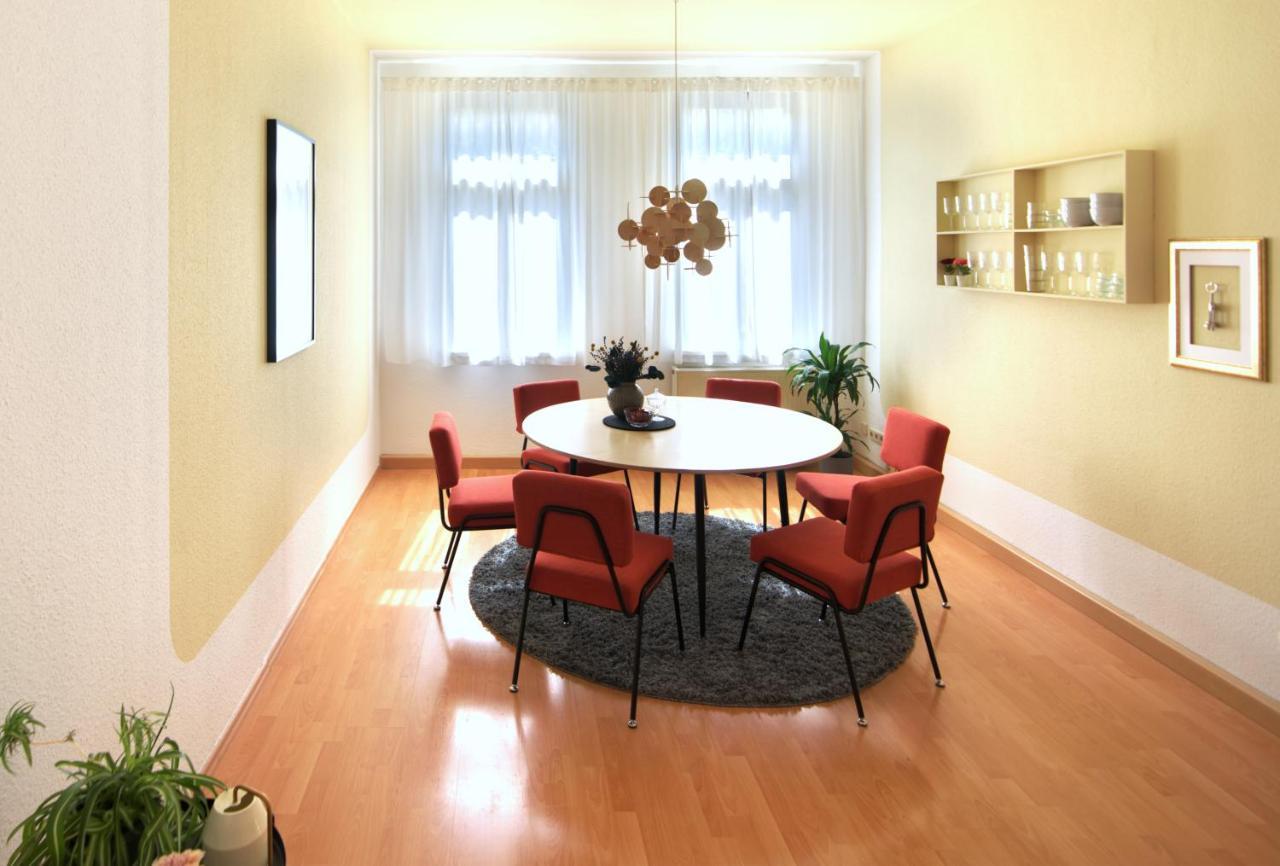Vonbehling Boutique Apartment Mit 65Zoll Tv Und Designerstuecken Halle  Екстер'єр фото