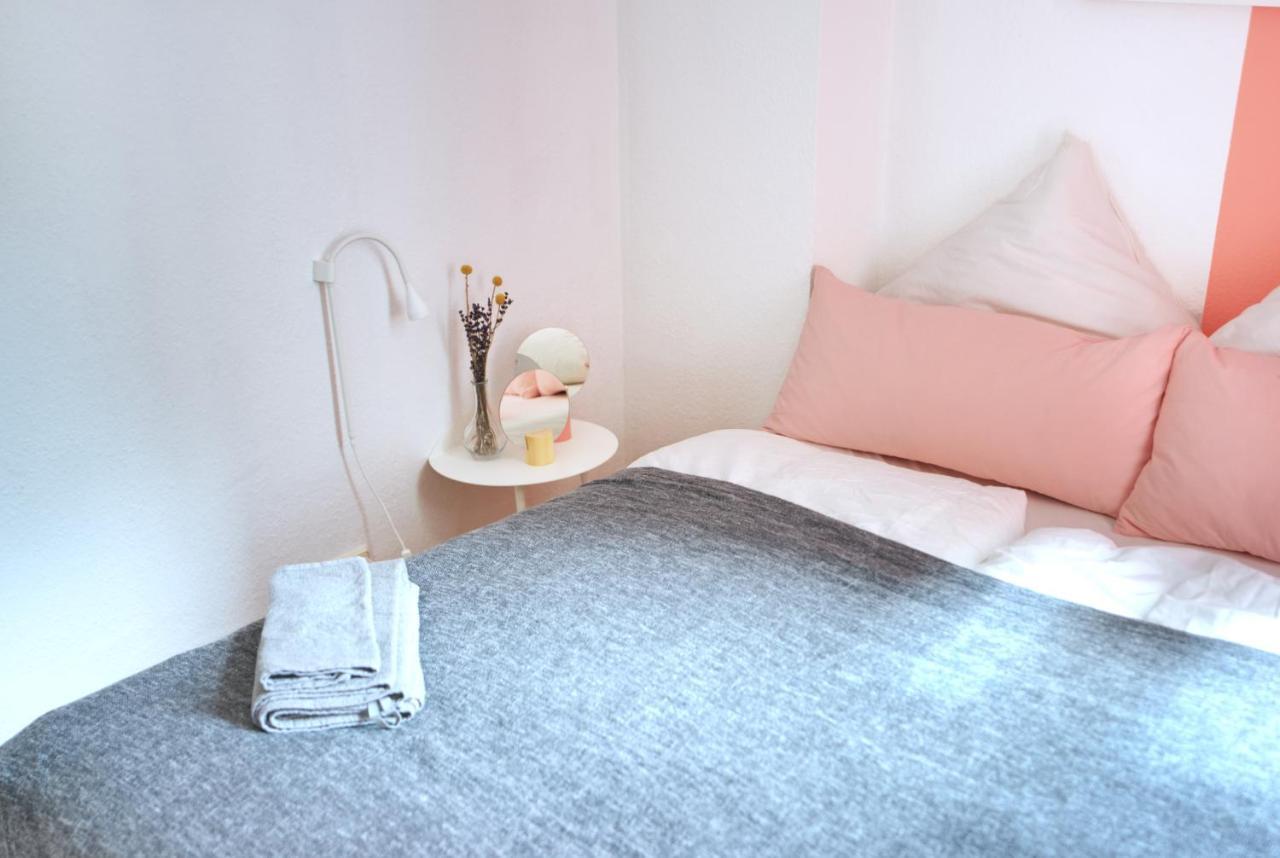 Vonbehling Boutique Apartment Mit 65Zoll Tv Und Designerstuecken Halle  Екстер'єр фото