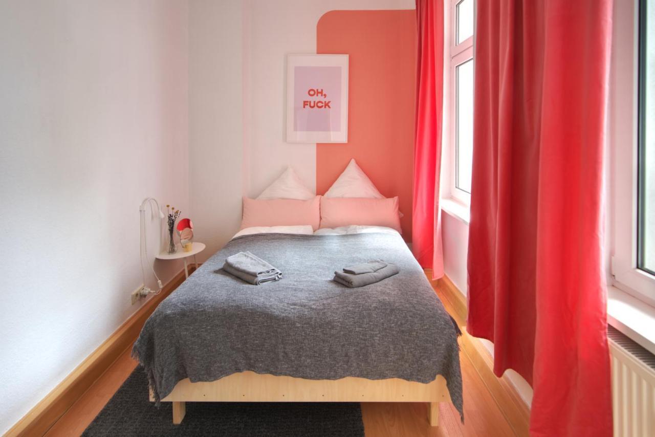 Vonbehling Boutique Apartment Mit 65Zoll Tv Und Designerstuecken Halle  Екстер'єр фото