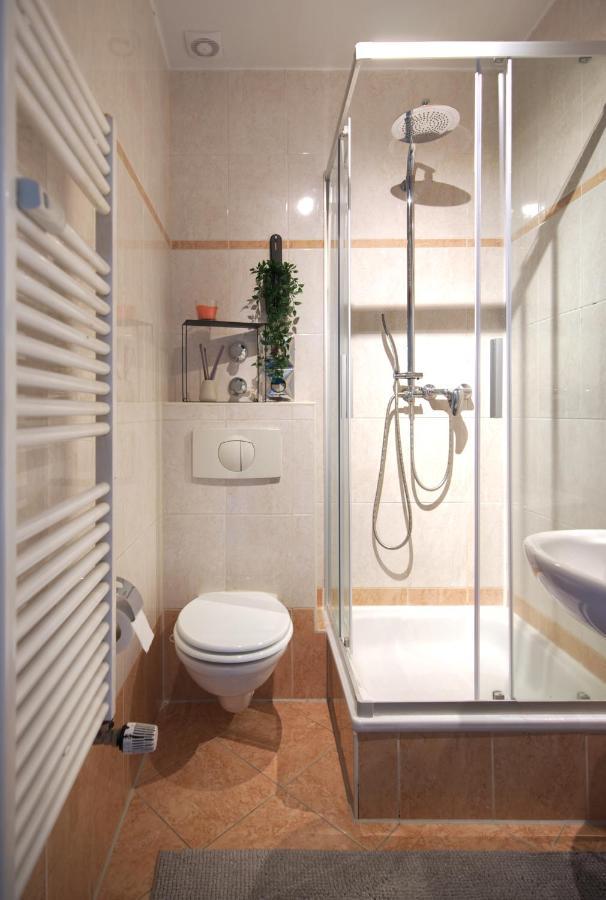 Vonbehling Boutique Apartment Mit 65Zoll Tv Und Designerstuecken Halle  Екстер'єр фото